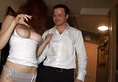 因为钱显示了胸部