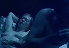 巨大的乳房的可爱女孩