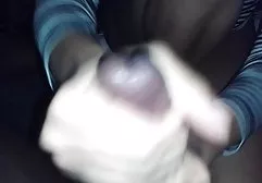 俄罗斯的妻子和她的朋友找到了路。