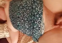 三只小鸡吮吸一个鸡巴