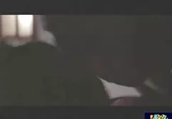 网眼袜的长发金发女郎艾米斯塔尔拖拉