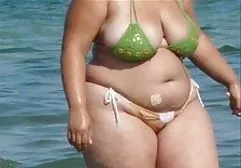Lucie Wilde在床上