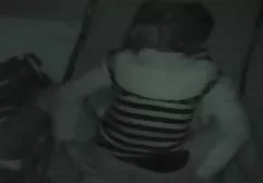 两只手在屁股（硬拳）。