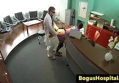 肯兹泰勒在更衣室里乱搞