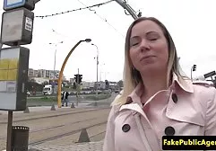 妻子取笑她的丈夫，得到肛门！