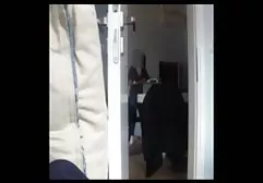 和一位朋友在外地（AMATEUR PRIVATE HOME）