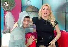 俏皮的金发女郎